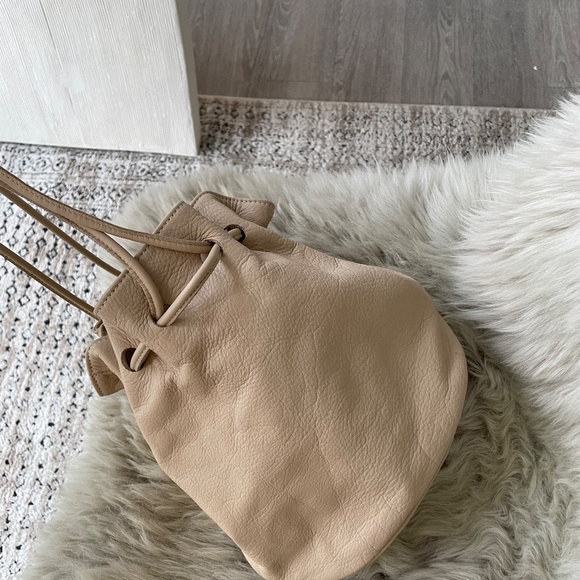 L'Intervalle Nude Bucket Bag - Picture 3 of 4